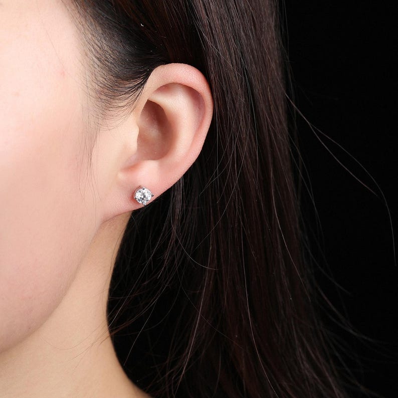 🔥Hot Sale 70% OFF!🔥Classic 4-Prong Moissanite Earrings